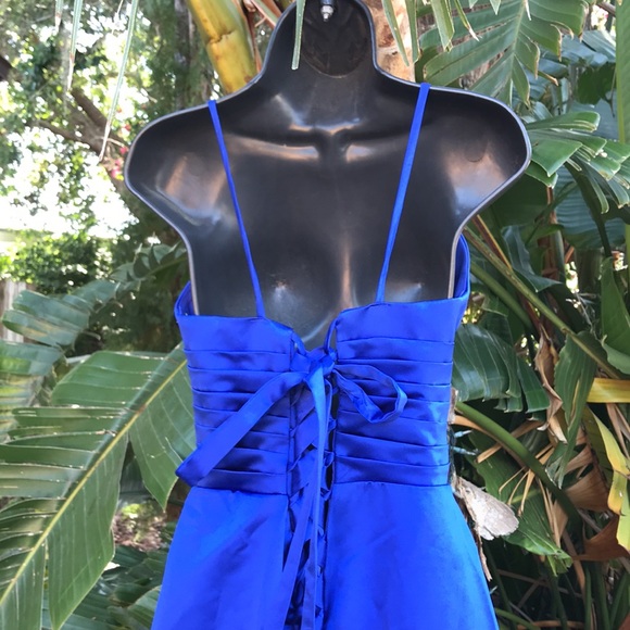 Side slit formal gown - Picture 5 of 12